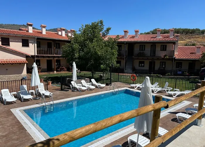Apartamentos Dona Jimena Del Ambroz 4 Estrellas Complejo Unico En El Centro Del Pueblo