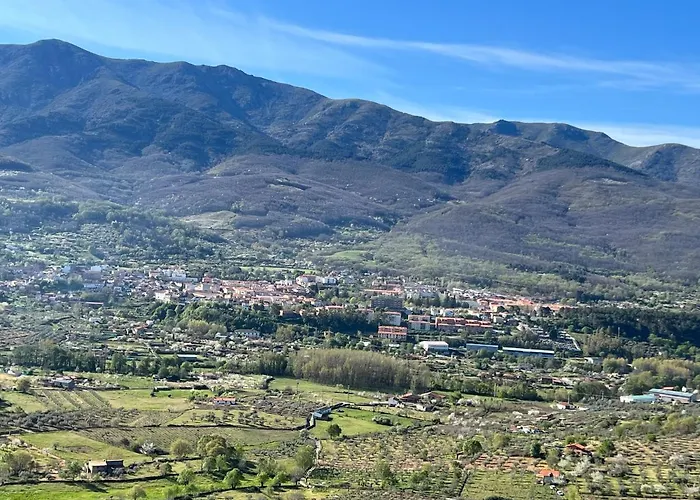 Apartamentos Dona Jimena Del Ambroz 4 Estrellas Complejo Unico En El Centro Del Pueblo