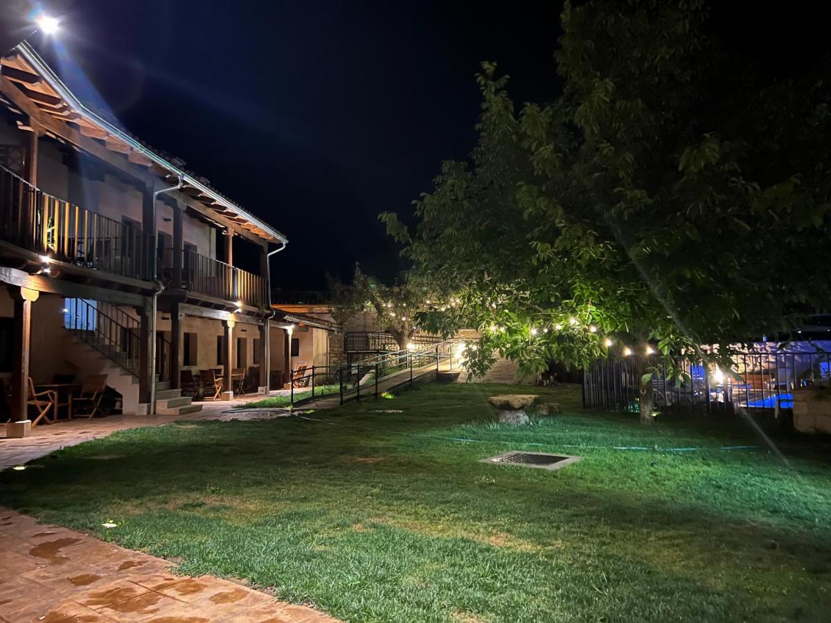 Dona Jimena Del Ambroz: 4-star Complex *