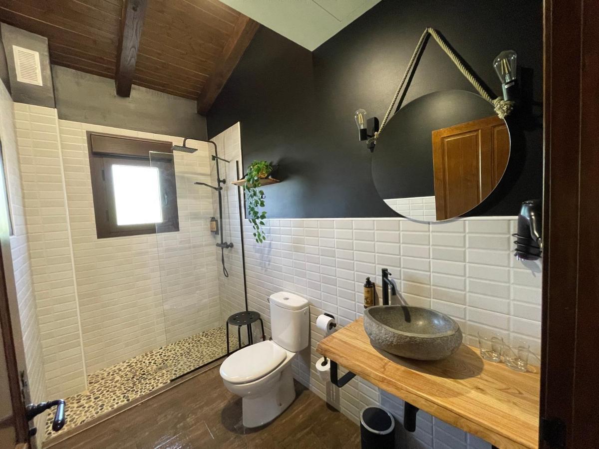 Dona Jimena Del Ambroz: 4-star Complex