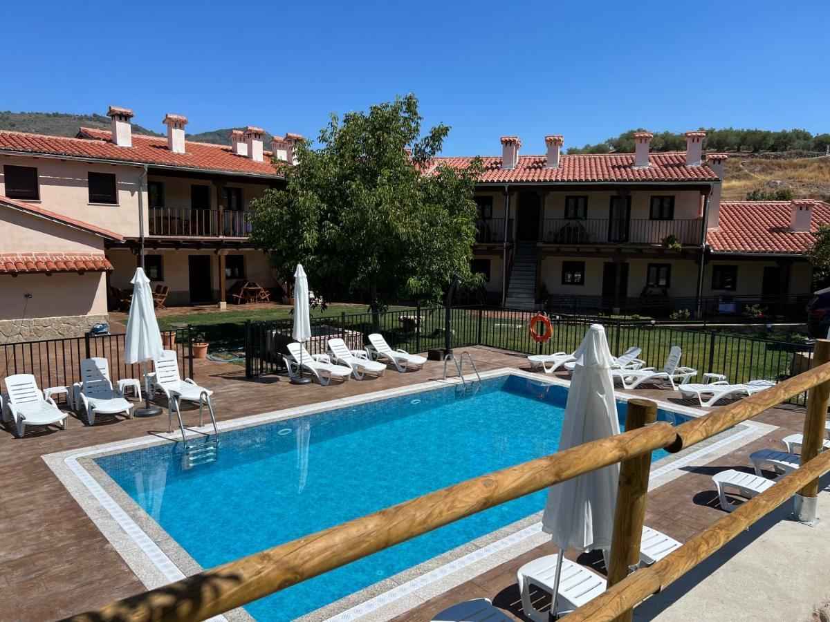Apartment Dona Jimena Del Ambroz: 4-star Complex